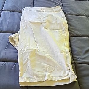 Plus size light khaki capris